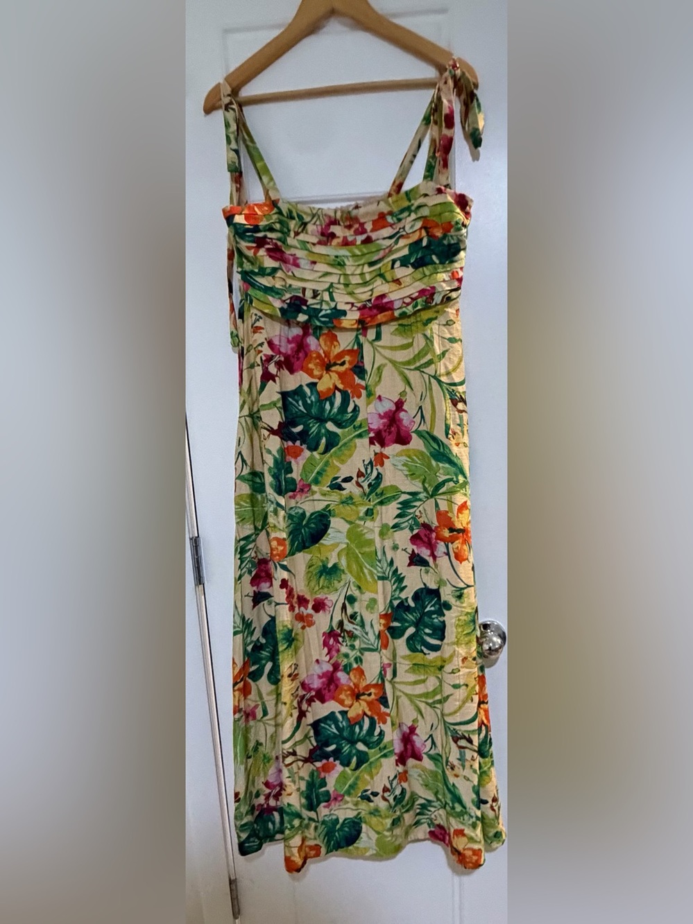 Taylor L Tropical Floral Maxi Dress Large Tie Strap Smocked NWT